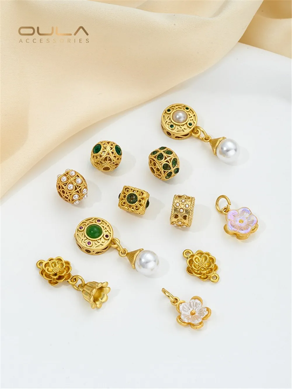 

Dumb Gold Inlaid Pearls Lace Separated By Beads Cherry Blossom Pendant DIY Handmade Bracelet Double Hanging Bead Accessories