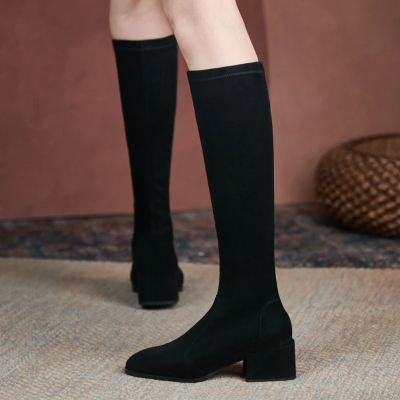 

Черные, серые сапоги до колена, женская зимняя обувь, новинка 2024, мягкие эластичные сапоги из флока, женская обувь большого размера 45, удобная обувь