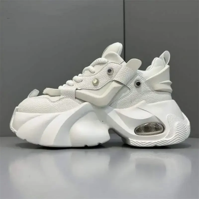 Men's Sport Shoes 2025 Spring Autumn Thick Bottom Heightening Korean Style Versatile Dad Shoes Comfortable Casual Running Shoes