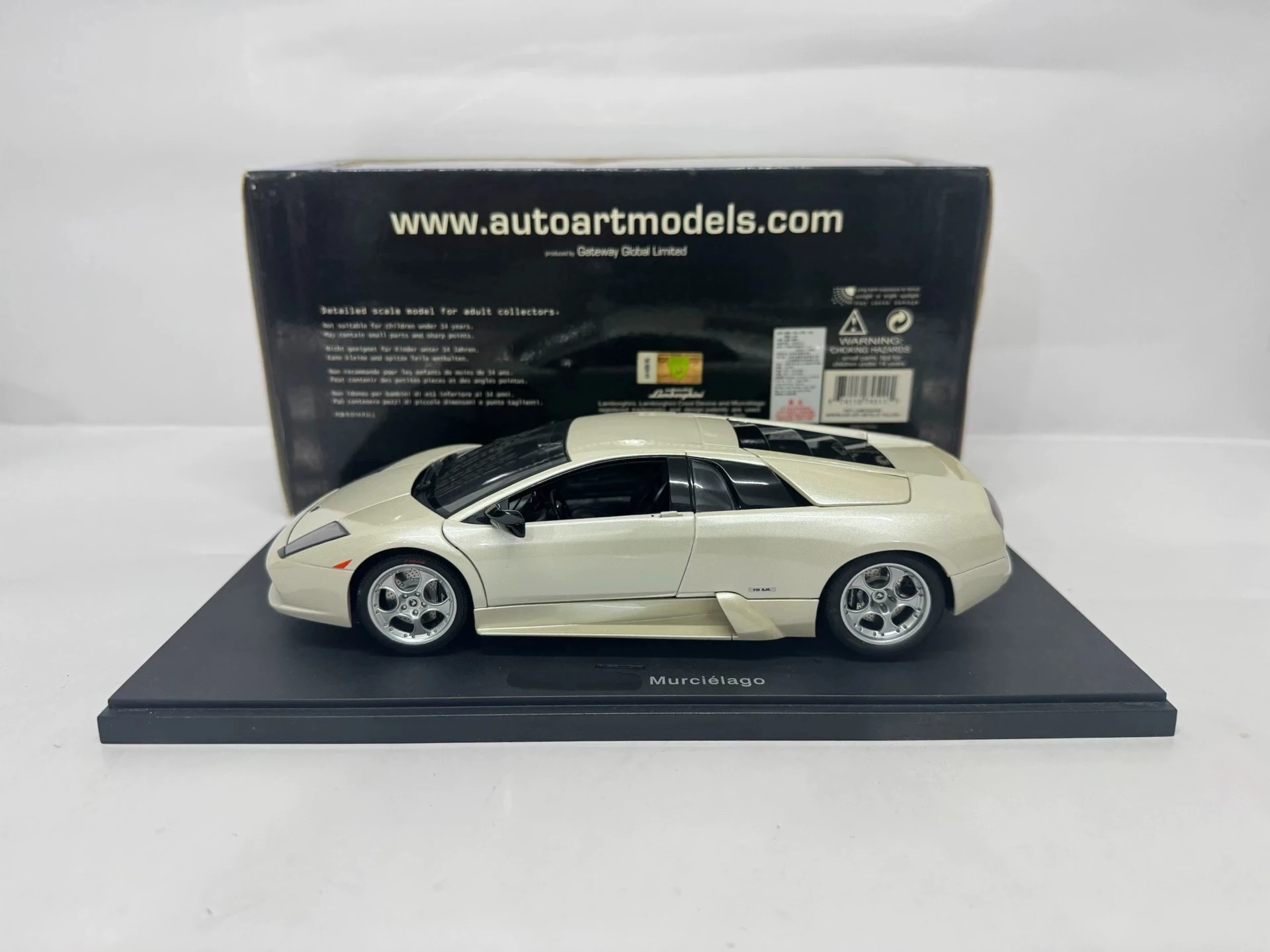 Autoart 1:18 Murcielago Biały Model Statyczny z Metalu i Stopu, Limitowana Edycja, Wszystkie Elementy Otwierane, Prezent