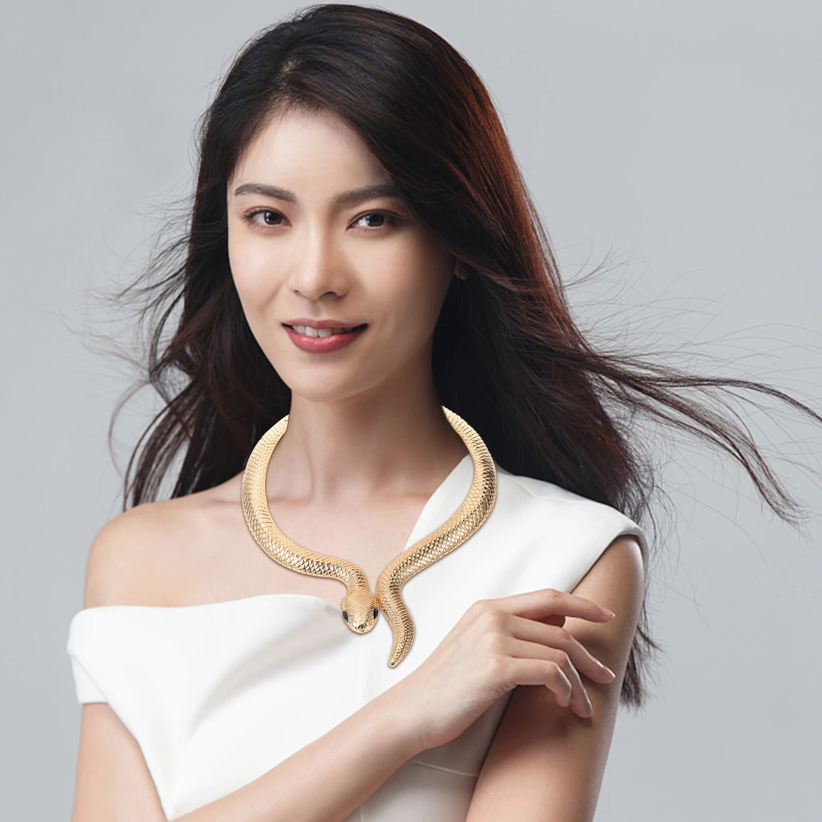 

Exaggerated Retro Golden Snake Choker Collar Halloween Costume Alloy Bib Choker Necklace Jewelry Women Accessories