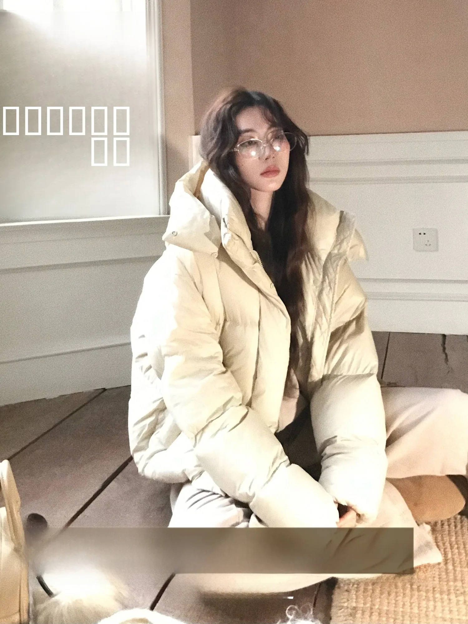 

Теплая женская зимняя куртка свободного кроя с капюшоном, наполнитель: 90% белый утиный пух, французский пуховый материал