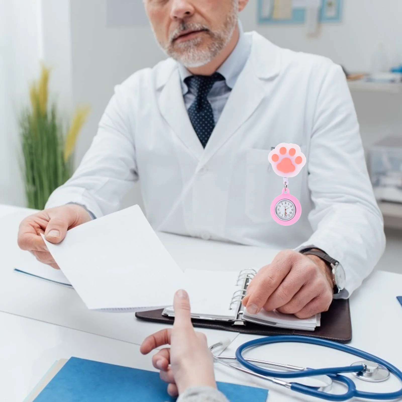 مشبك ساعة جيب للممرضات على شكل مخلب قطة على ساعة كوارتز لزي طبي مضيء هدية تمريض الطبيب #2