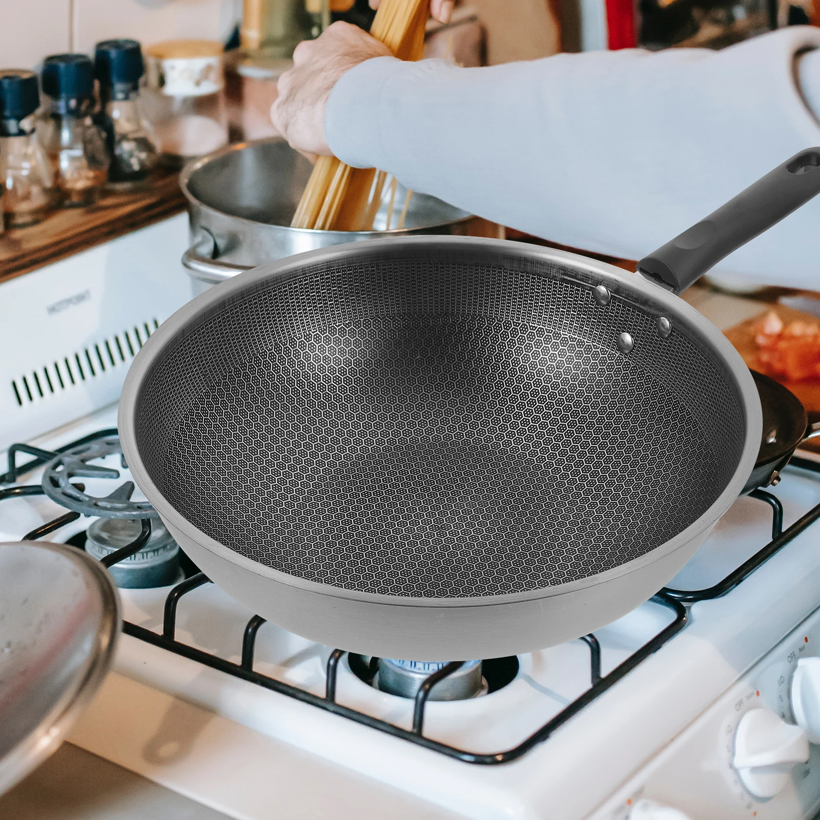 

Stainless Steel Frying Pan 32cm Non Stick Honeycomb Design Egg Fry Pan for Cooking Induction Suitable Easy Clean Kitchen Ware