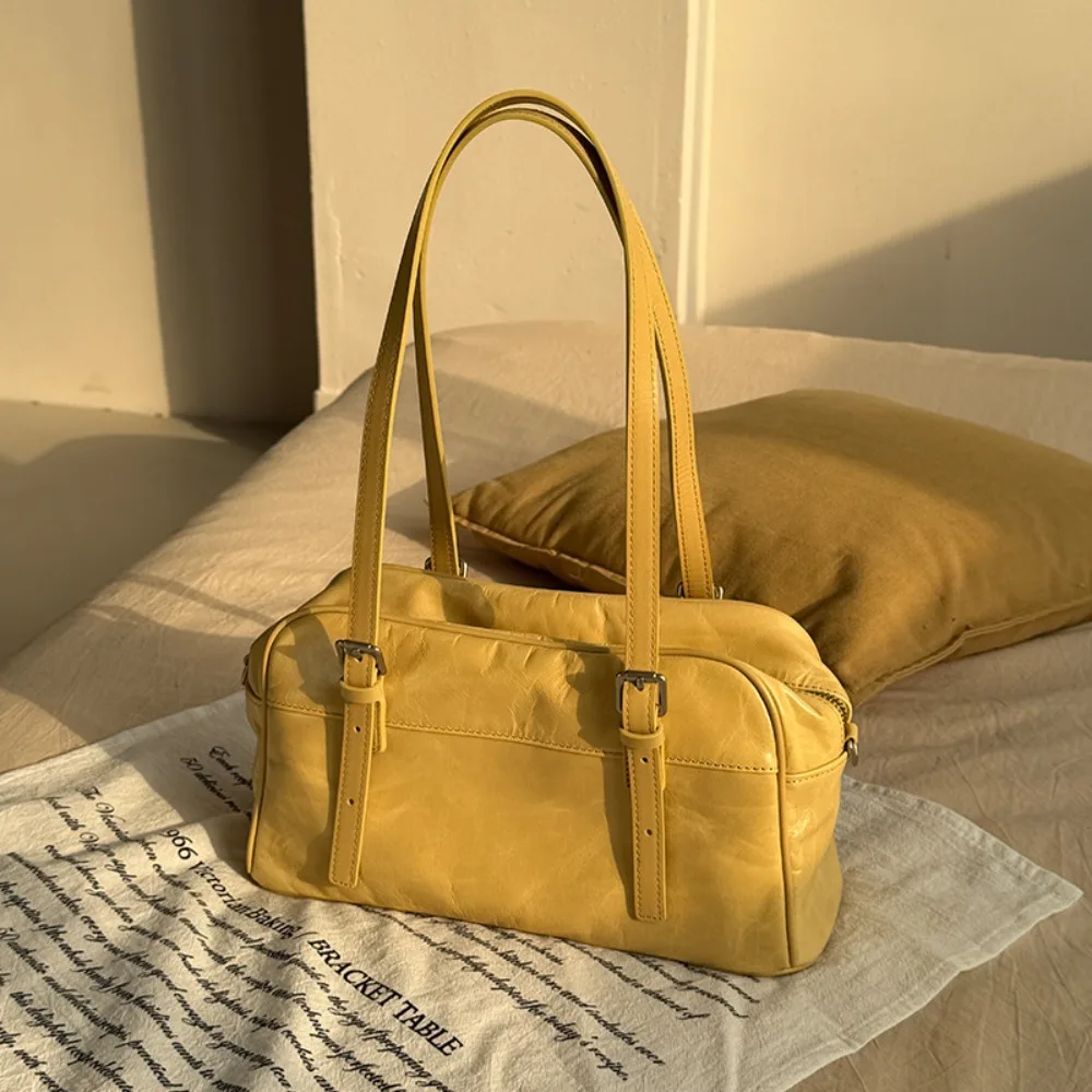 

2026 New First-layer Oil Wax High-end Commuting Shoulder Tote Bag Versatile Premium Simple Unique Texture Fashion Commuter