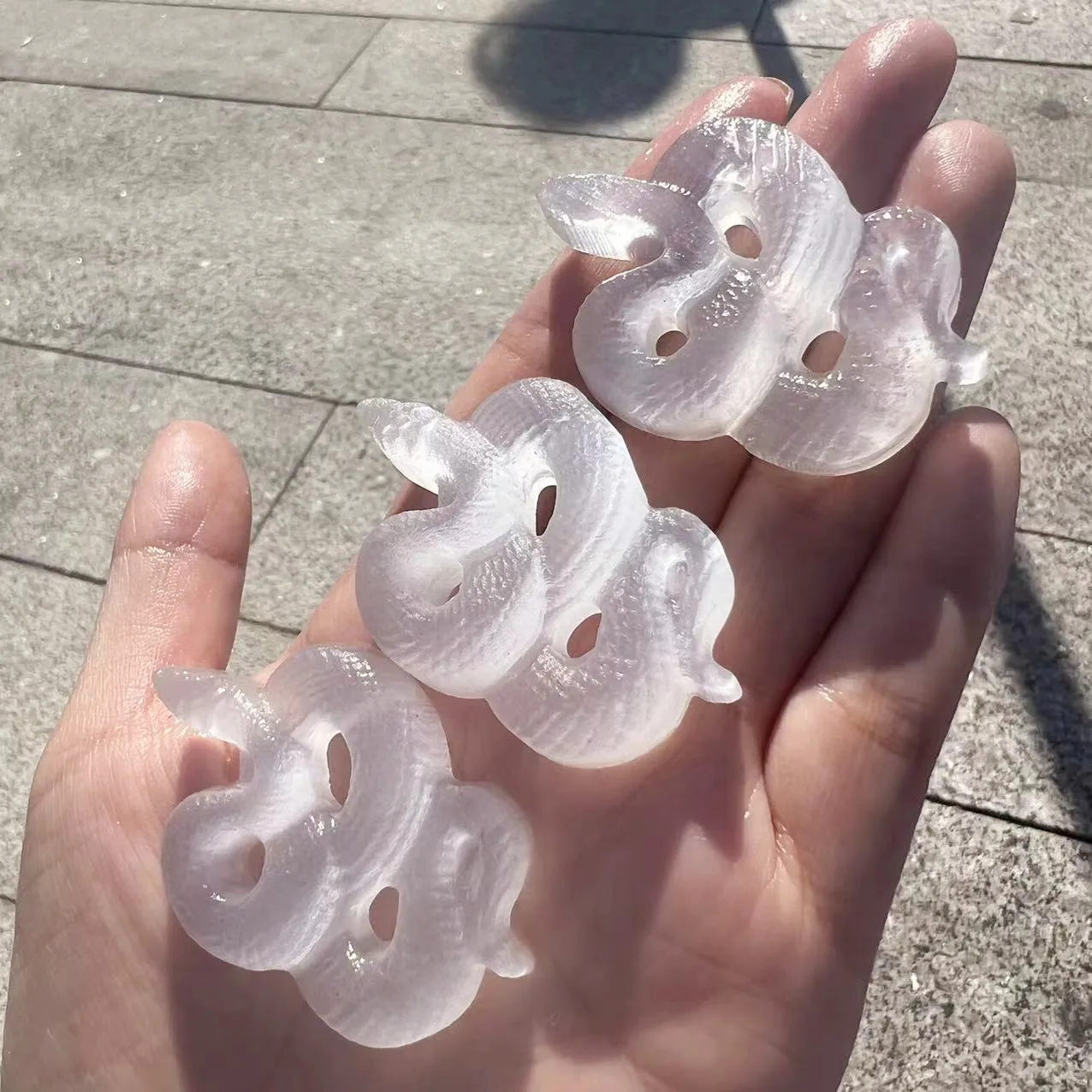 Natural Selenite Gypsum Handmake Snake Reiki Gypsum Crystal Ore Ornaments Figurine Craft Home Decor Mineral Decor