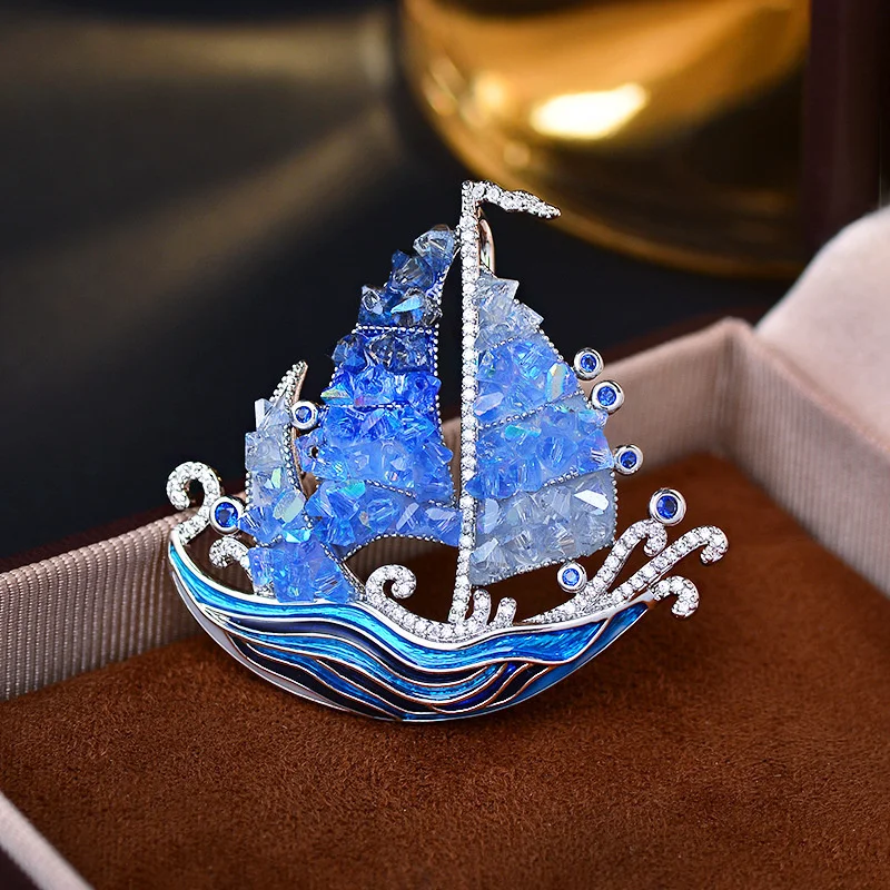 Elegant Sparkling Crystal Sailboat Brooches for Women Men Temperament Full Rhinestone Wave Pins Premium Suit Lapel Jewelry Gifts