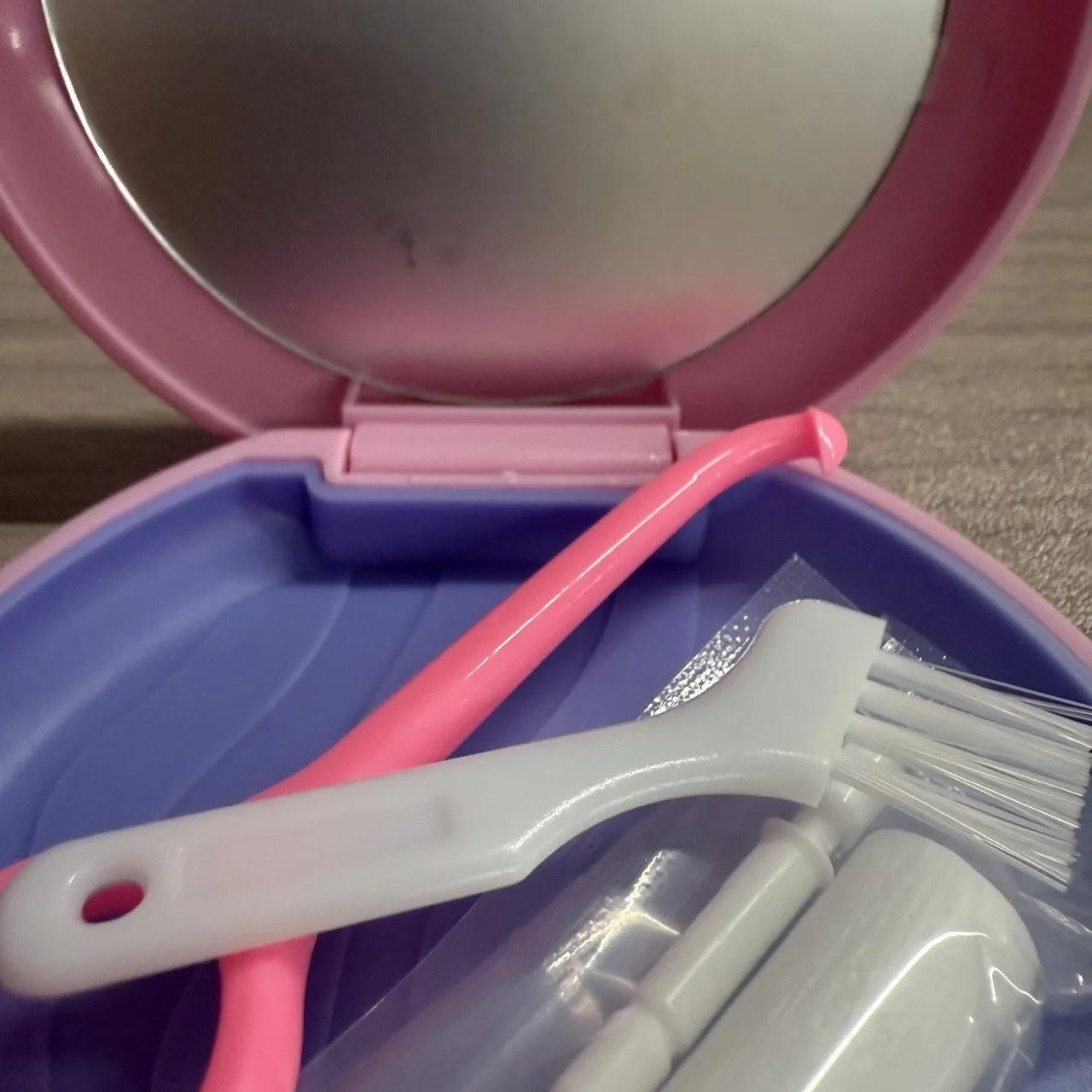 

1Set Dental Retainer Storage Plastic Box With Mirror and Retainer Remover Set