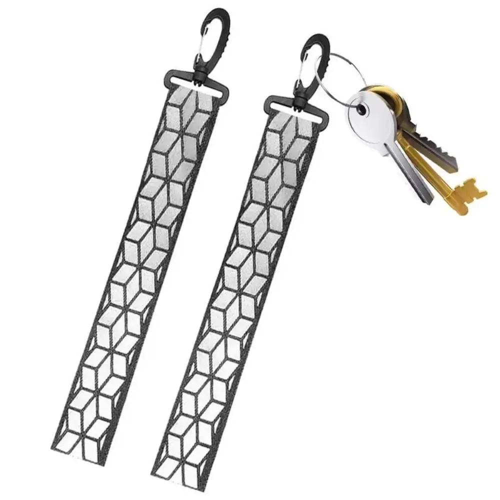 

Reflective Effect Safety Reflector Pendant Multi-functional Lightweight Reflective Backpack Pendant Bright Colors Powerful