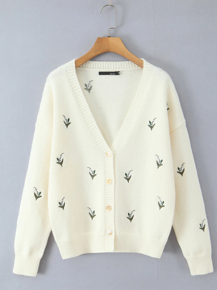 

Korobov French Retro Elegant Temperament V Neck Long Sleeve Single Breasted Flower Embroidery Cardigan