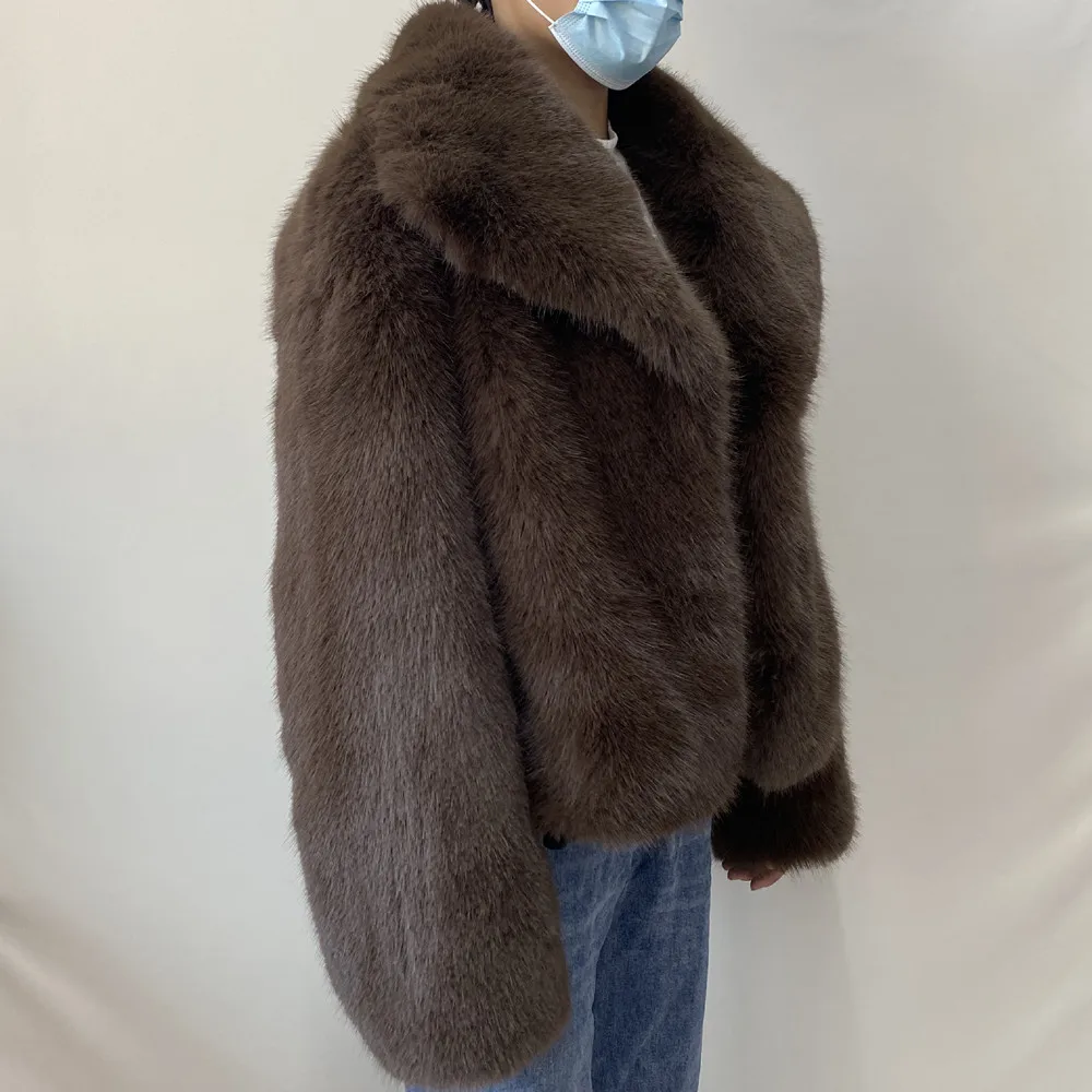 Women's Plus Size Winter Fur Coat Fox Large Lapel Loose Short Top Elegant Warmth for Cold Weather