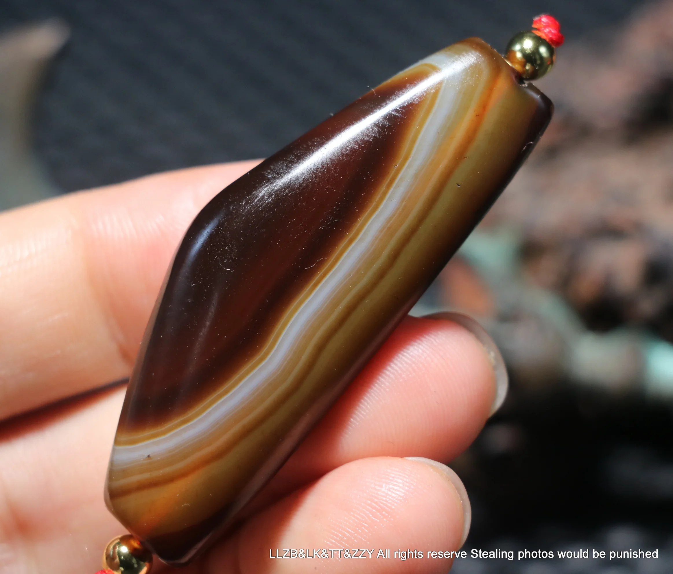 

Treasure Ultra Energy Magic Tibetan Old Agate Natural Silkworm Lines Rich Totem Horn-shape dzi Bead Pendant Timestown UPD22