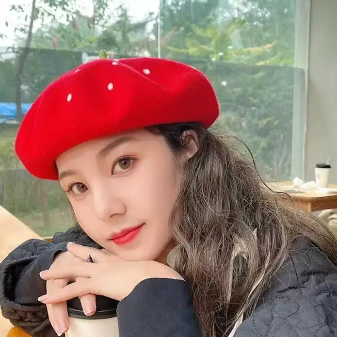 Cute Strawberry Wool Beret Hat for Women Girls, Red Polka Dot Fruit-Shaped Painter’s Cap, Kawaii Sweet Autumn/Winter Street Hat