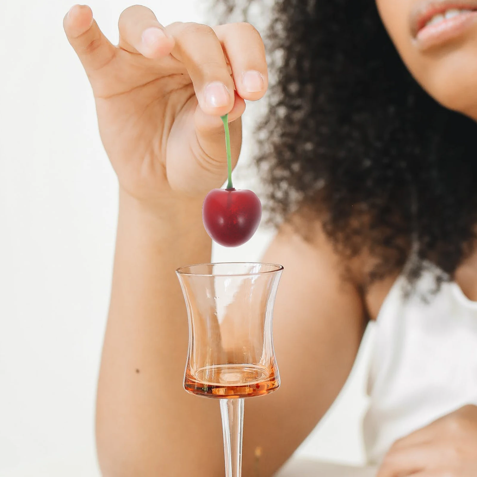 

20Pcs Artificial Cherry Ornaments Lifelike Reusable Fake Fruits Perfect for Photography Props Fruit Plate Decor Table