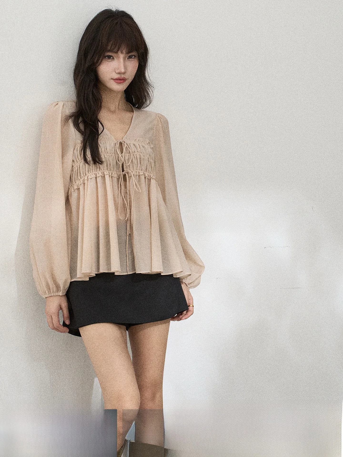 

Casual V-neck Long Sleeve Shirt Women's Spring Fashion Design Sense Shirt with Belt Korean Style Straight Cut Polyester Fiber