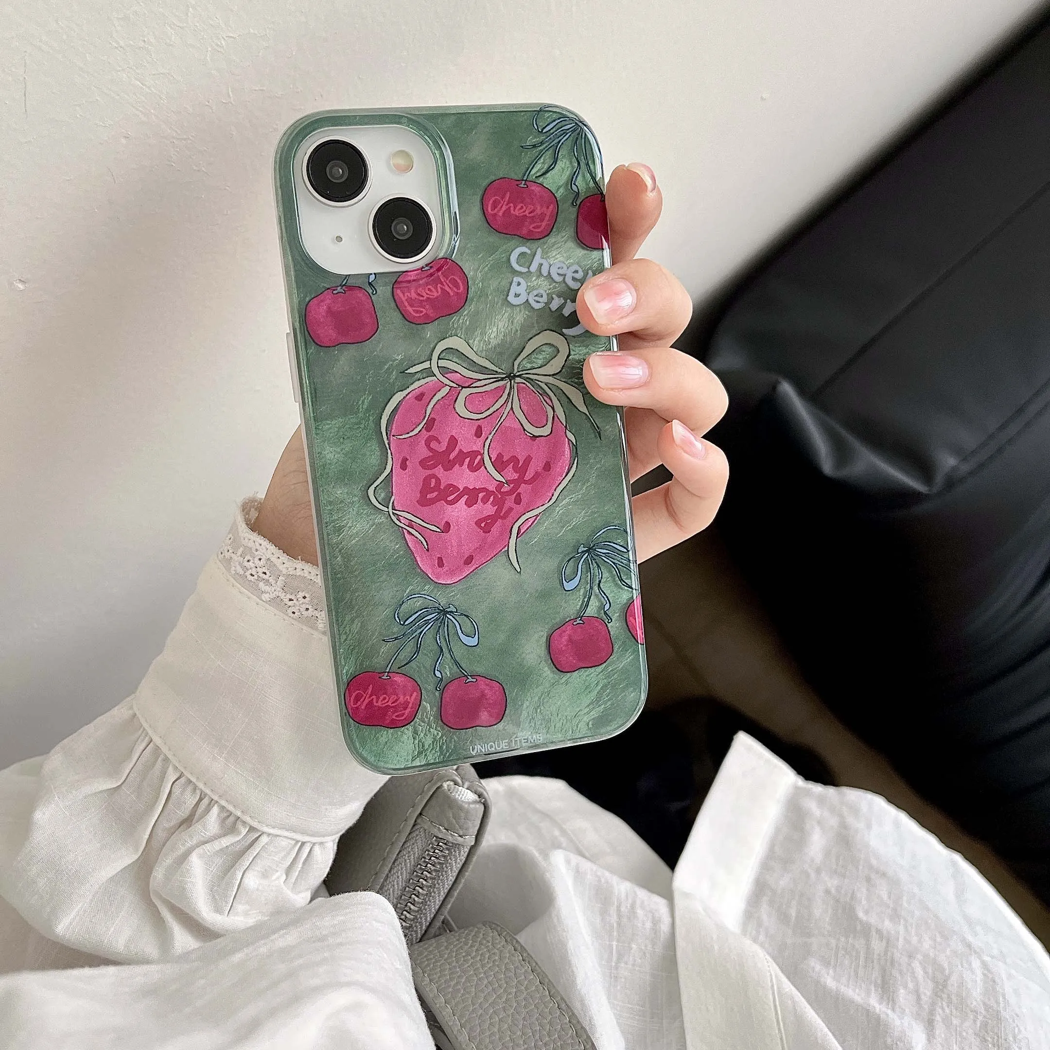 Painting strawberry cherry phone case for iphone 14pro 15promax 15pro 13promax 15 pro max 14 12 dark green vintage shell cover