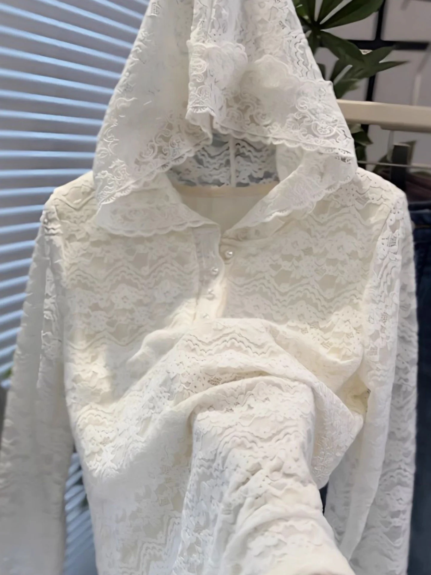 

Элегантная шелковая блузка с длинным рукавом и кружевом, удобная, дышащая, в корейском стиле, с пуговицами, прямого кроя, для молодых женщин