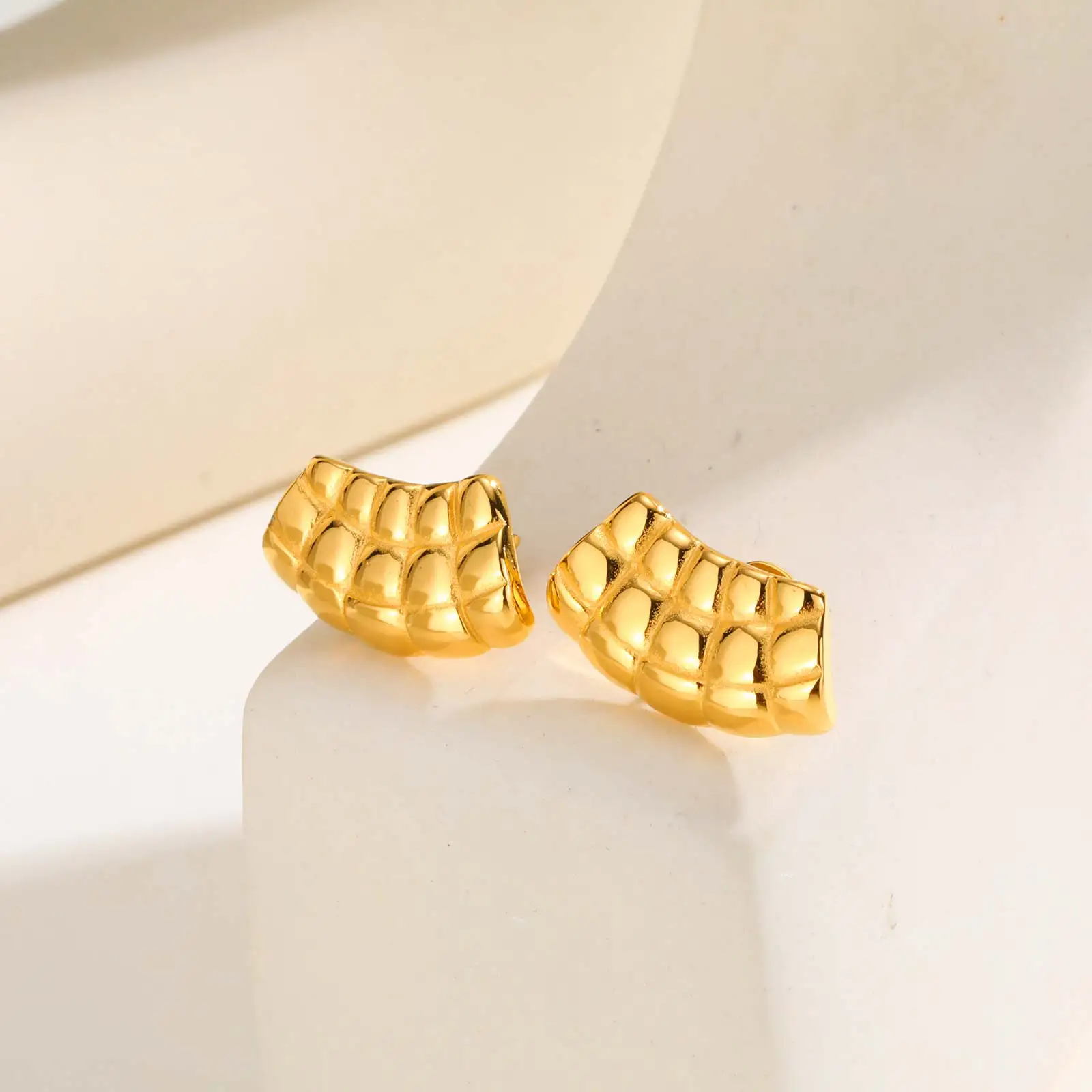 أقراط لامعة على شكل مروحة للنساء، أقراط مضفر هندسية من الفولاذ المقاوم للصدأ باللون الذهبي، هدية حفلات مجوهرات عصرية