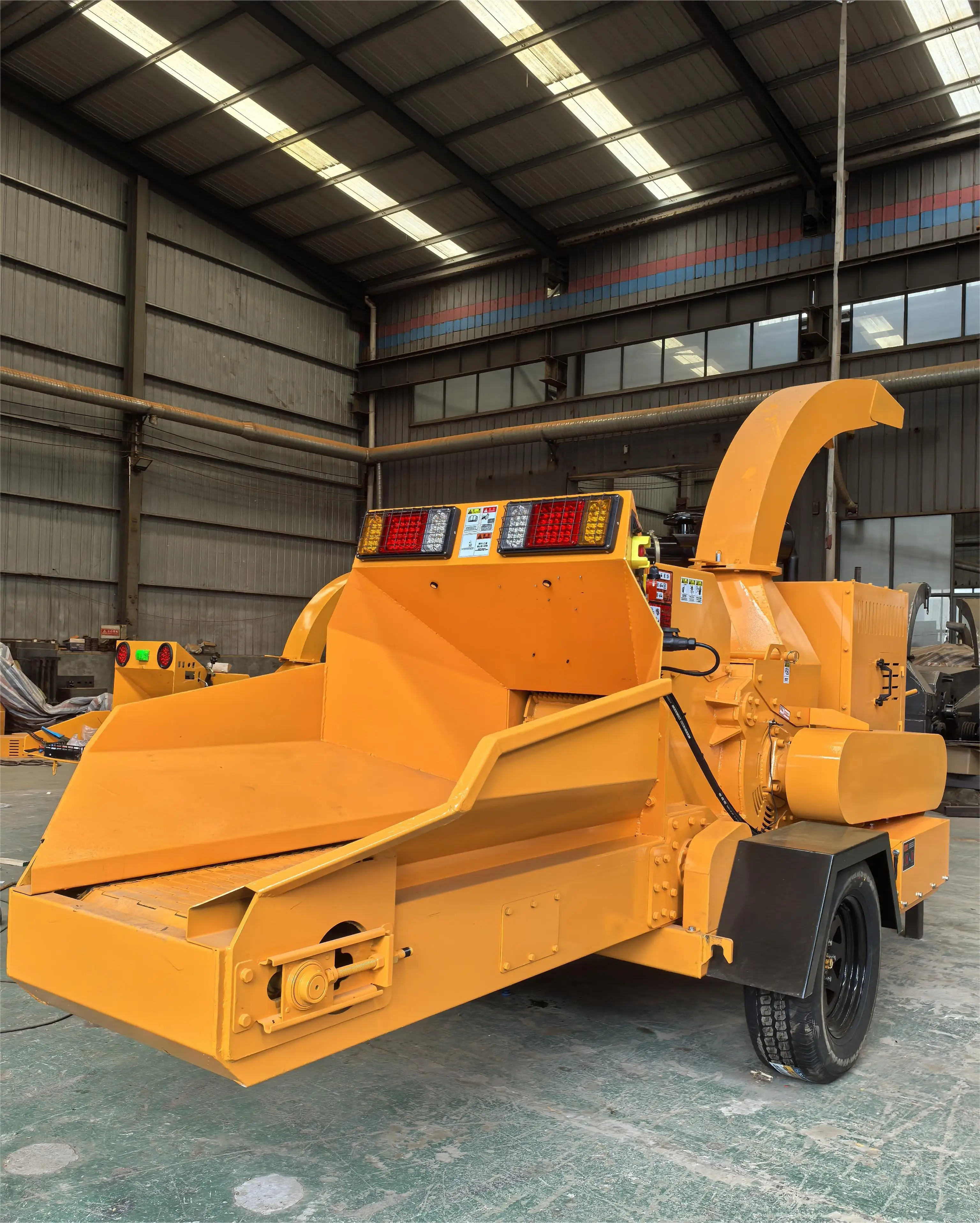 Heavy Duty 2t/h Diesel Wood Shredder Grinder for Industrial Wood Waste Timber Logs Processing Biomass Production