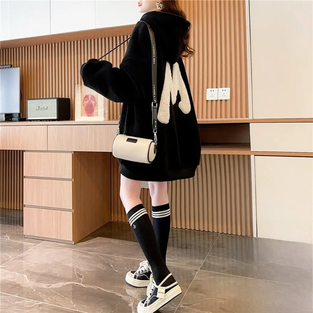 เสื้อแจ็คเก็ตมีฮู้ดบุขนแกะสำหรับผู้หญิง สไตล์ลำลอง หลวม ใส่ได้ทุกโอกาส แฟชั่นฤดูใบไม้ร่วงและฤดูหนาว