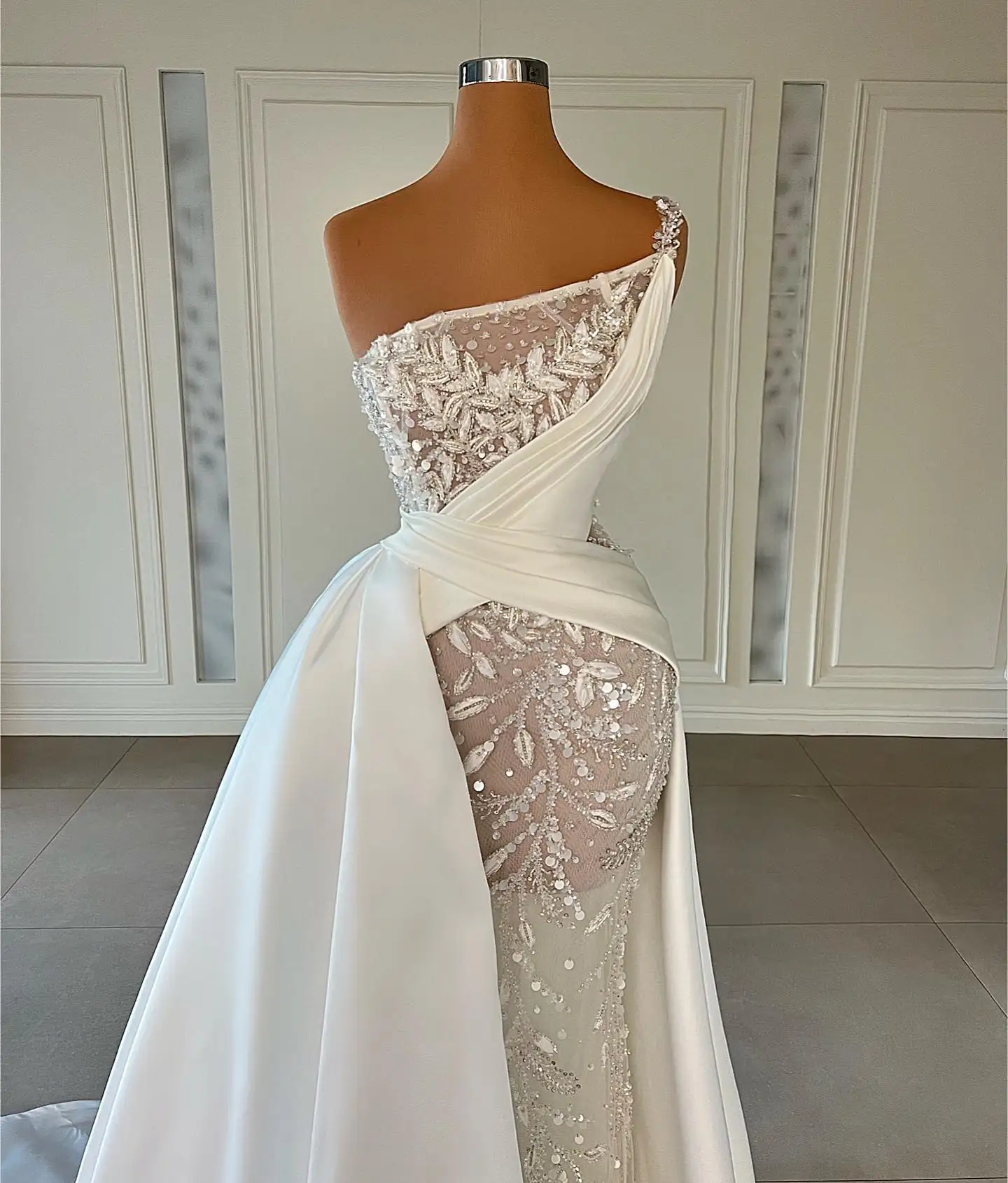 White Formal Prom Dress Lace Sequined Appliques One Strap Sweep Train Women Custom Made Evening Wedding Gowns Robes De Soirée image 2