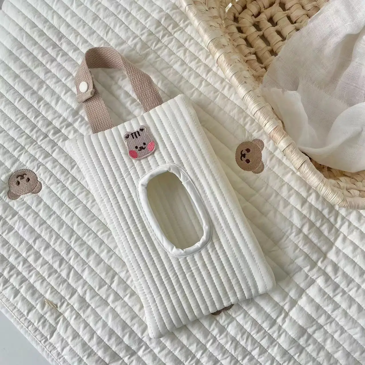 Cute Children's Embroidery Bear Tissue Storage Box Car Wipes Bag Extraction Portable Cot Cart Extraction Paper Hanging Bag ﻿