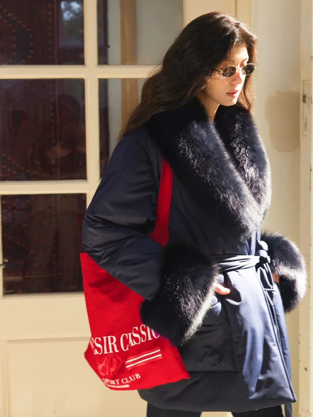 الفراء الطبيعي الأبيض أوزة أسفل سترة فضفاضة شتاء دافئ المرأة الرباط ريال فوكس الفراء طوق أبلى الإناث الواقع الفراء أسفل معطف #3