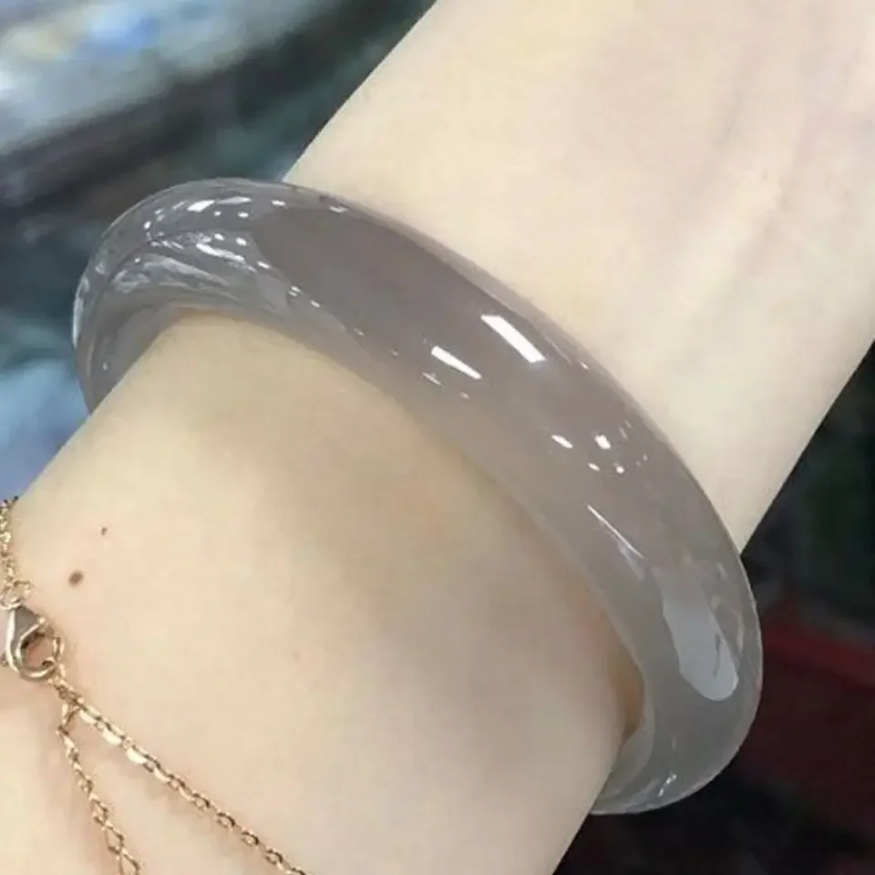 

Natural ice gray chalcedony bracelet light gray purple jade gift box pure natural fashion versatile