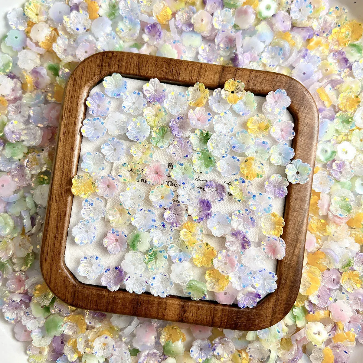 

Creative Sweet Perforated Floral Resin Nail Art Decorations Luminous Gradient Five Petal Flowers Nail Charms DIY Pendant Nails
