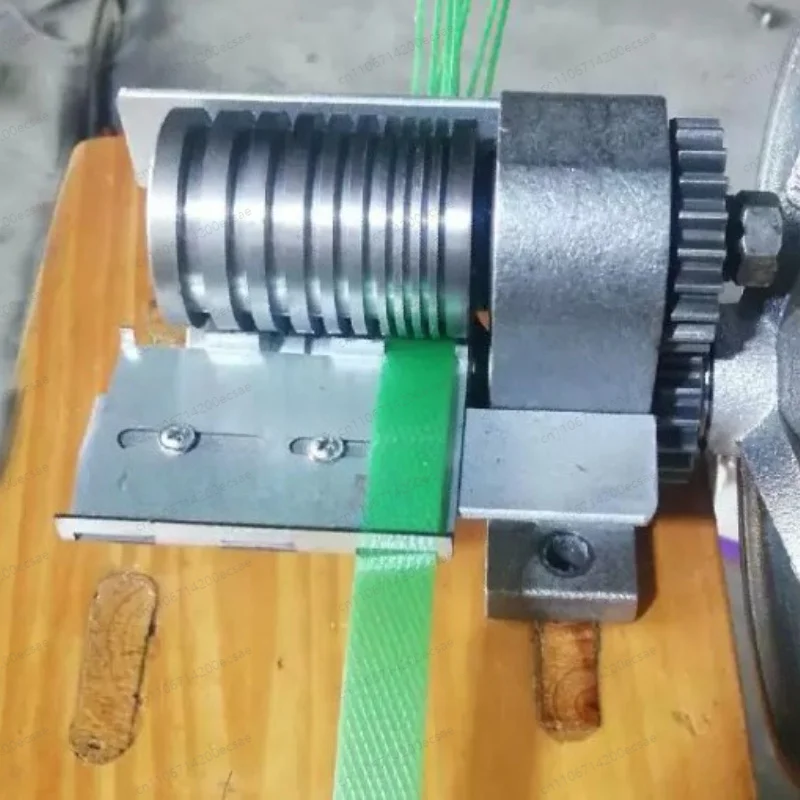 Manual Bamboo Strip Drawing Machine Thin Bamboo Strip Open Cutting Machine