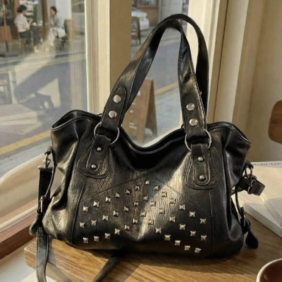 

Rivet Punk Large Capacity Handbags Top Quality Sturdy Soft Leather Casual Tote Bag Shoulder Crossbody Bags Daily Commute Travel
