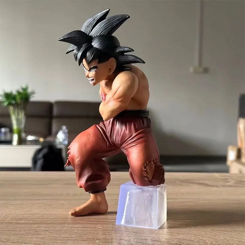 Bandai Dragon Ball Action Figures Son Goku Il mondo Associazione di arti marziali Modelli di statue Ornamenti Anime Merchandise Regali