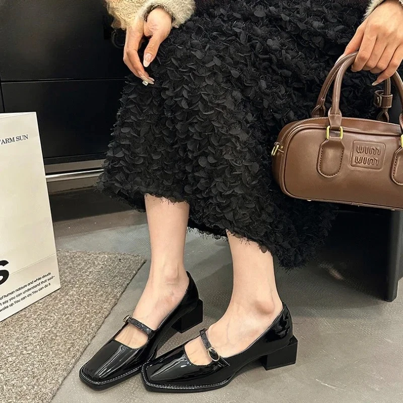 أحذية نسائية ربيعية جديدة بكعب سميك لعام 2025 أحذية ماري جين موضة الضحلة بمقدمة مربعة للسيدات أحذية أنيقة لحفلات الزفاف #4