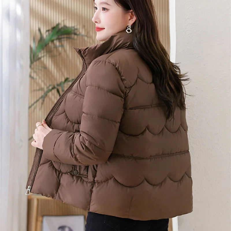 2025 คอปกผ้าฝ้ายเบาะเสื้อผ้าผู้หญิงสั้น Parkas Slim แจ็คเก็ตฤดูใบไม้ร่วงฤดูหนาว WARM Thicken Outerwear Lady Casual Coats