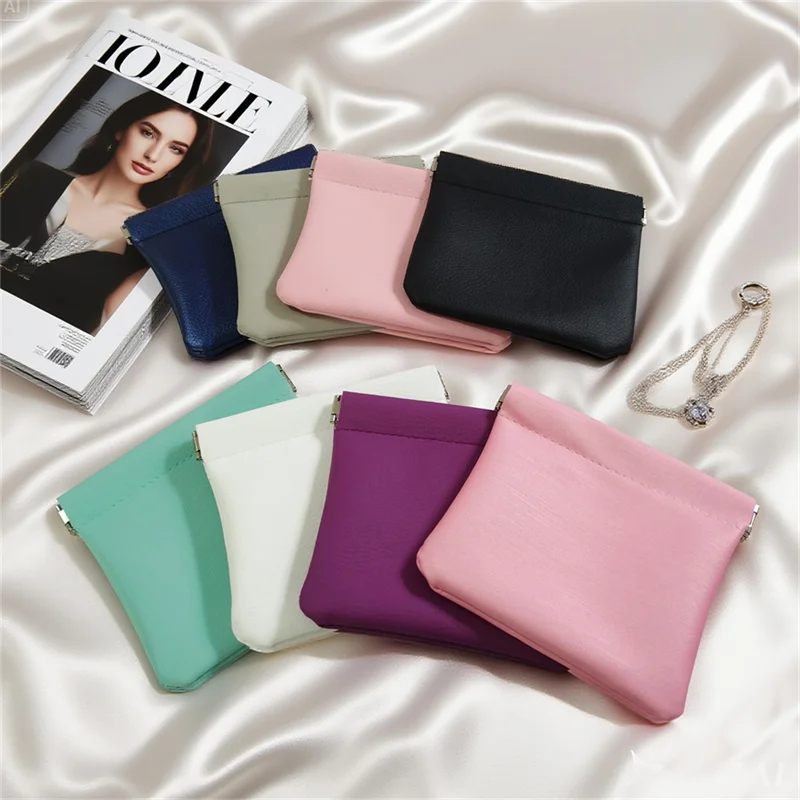 

Jewelry Storage Bag Compact Convenient Storing Necklaces Earrings Rings Necklaces Leather jJewelry Storage Box Easy Carrying