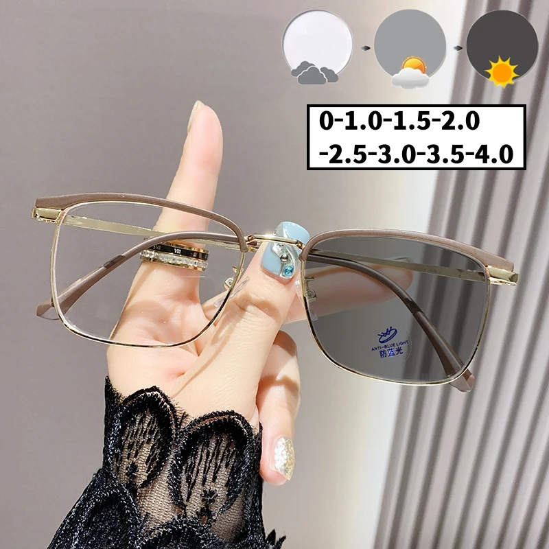 

Fashion Ladies Photochromic Myopia Glasses Trendy Half Frame Color Changing Eyeglasses for Men Women Vintage Near Sight Glasses