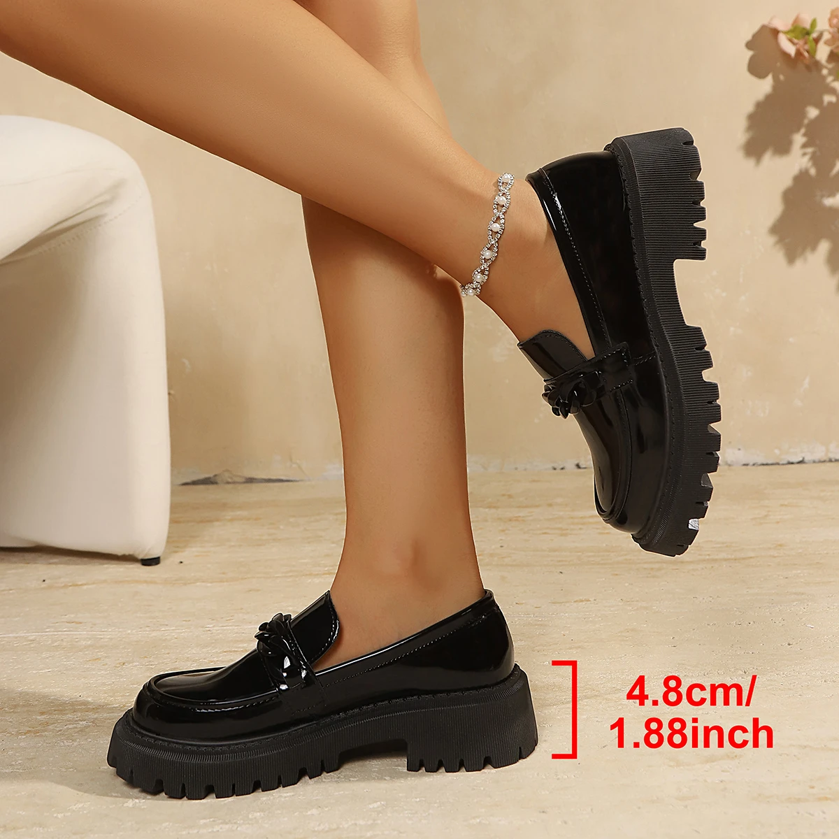 Damen-Plateau-Loafer mit Kettendekor, Modische Runde Zehenpartie, Elegante Lederschuhe für Damen, Slip-On Flats, Übergröße 43 – Detail 6