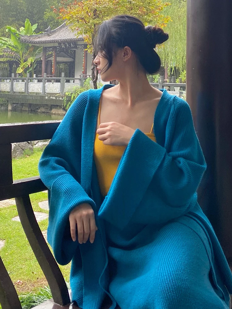 

Новый китайский вязаный комплект Lam Muimui: белый кардиган с длинными рукавами, юбка и топ на бретельках