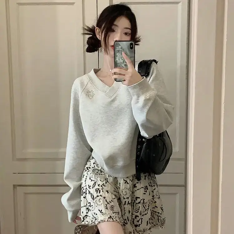 Lazy Style Sweatshirt Women Retro Gray V-Neck Plus Velvet Autumn Winter Layering Loose Short Style Top Small People