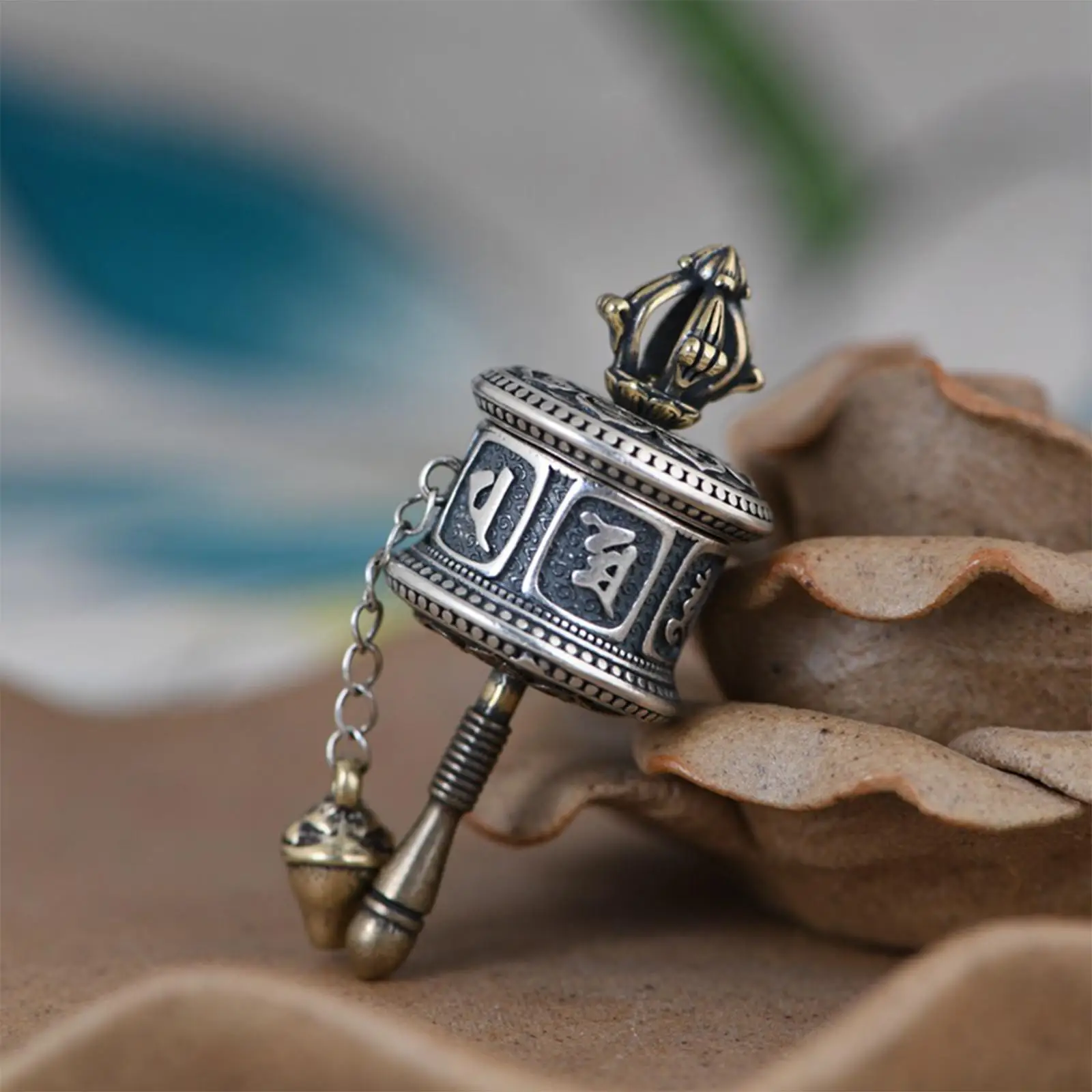 Vintage Copper Prayer Wheel Pendant Tibetan Buddhist Mantra Cylinder Necklace Meditation Sutra Turning Charm Gift for Lover