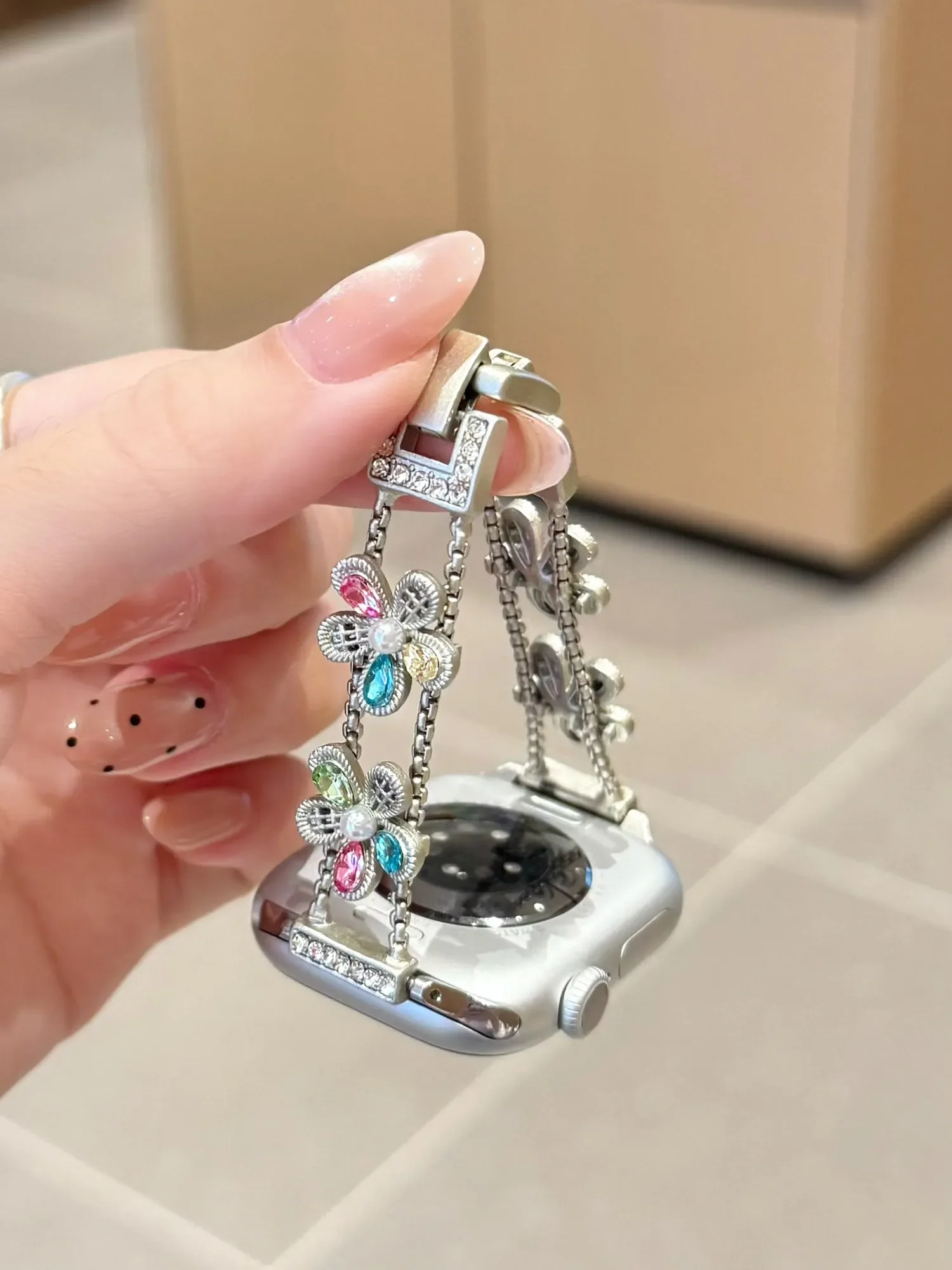 Advanced flower metal strap for Apple Watch Band Women Series S11/10/8/7/6/5/9 40mm 41mm 38mm 42mm 44mm 45mm 46mm