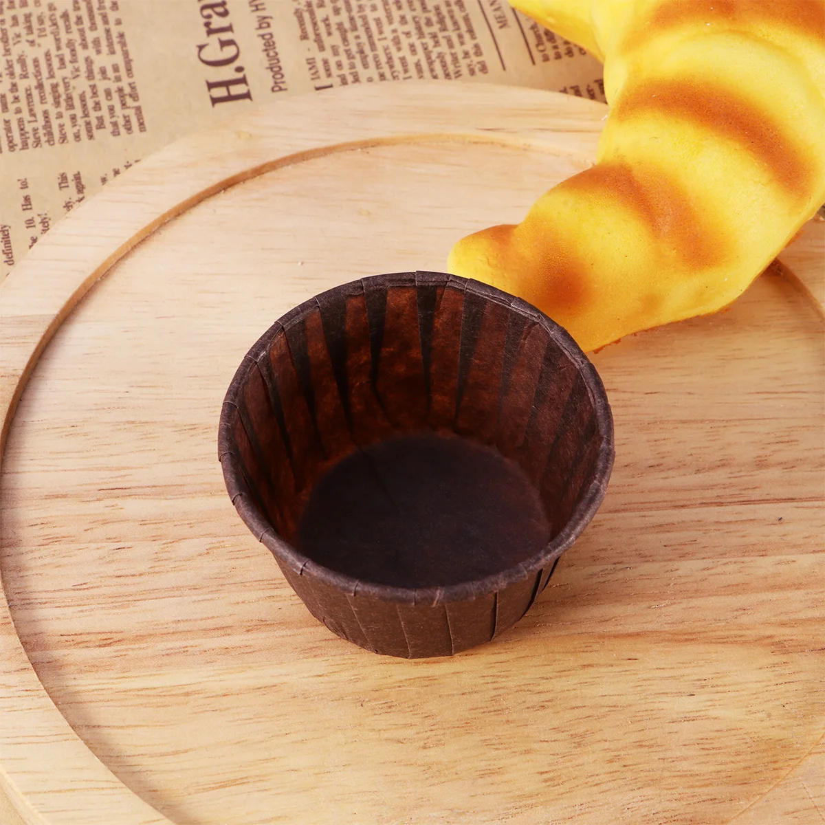 

100Pcs Paper Muffin Cups Greaseproof Baking Liners Nonstick Oven Safe Cupcake Cups for Home Party Dessert Making