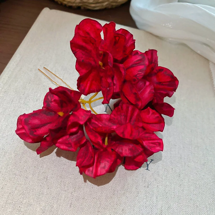 Jepit Rambut Bunga Kain Merah Super Cantik untuk Wanita, Jepit Rambut Kelopak Simulasi Logam, Aksesoris Rambut Liburan Baru, Hadiah K