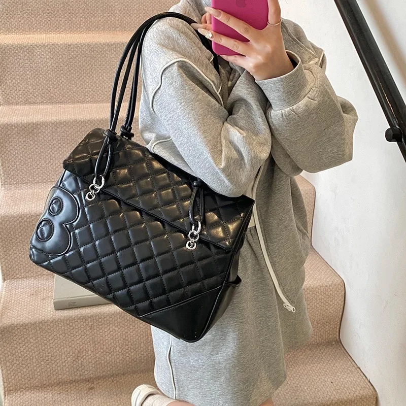 

Stylish And Durable Leather Messenger Bag For Ladies By Famous Designer, Luxury Brand Tote Handbag Elegant