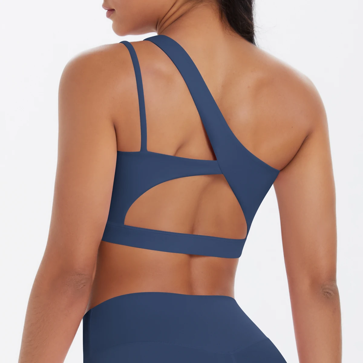 Sujetador de Yoga con hombros oblicuos para mujer, parte de atrás bonita, ropa interior deportiva para gimnasio, espalda hueca, chaleco de Fitness para correr, Top de entrenamiento con realce