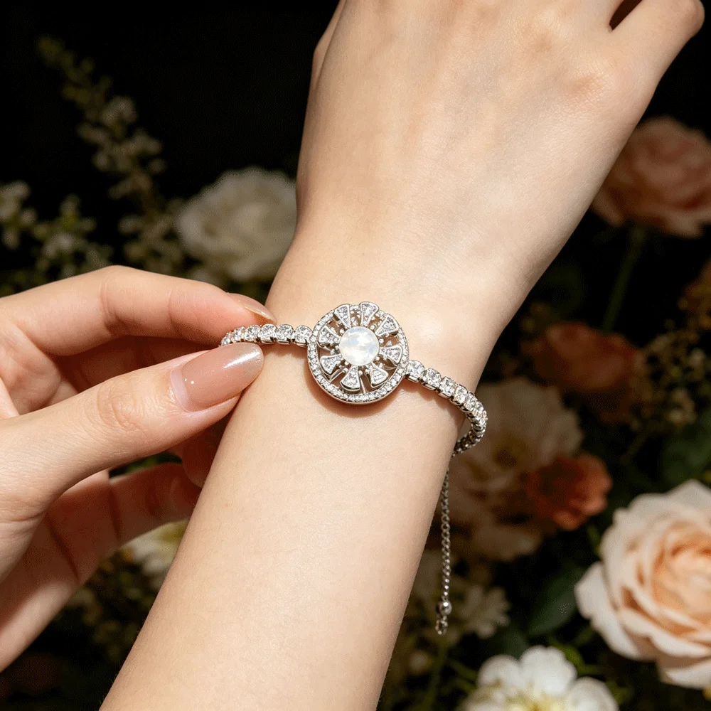 Gold Tone Sunflower CZ & Pearl Spinning Slider Bracelet, INS Viral Cozy Danish Pastel Neutral Tone Fine Jewelry For Women