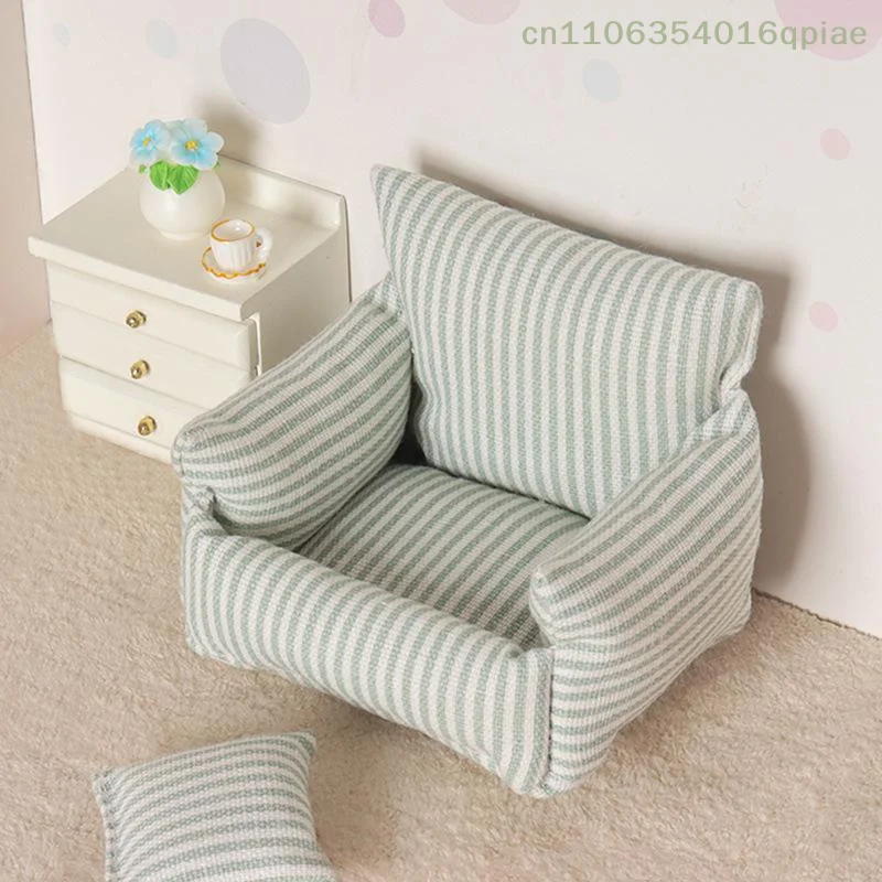 mini-sofa-listrado-de-simulacao-1-12-para-casa-de-bonecas-decoracao-de-moveis-para-cenario-de-sala-de-estar-ornamentos-para-brincadeiras-de-faz-de-conta