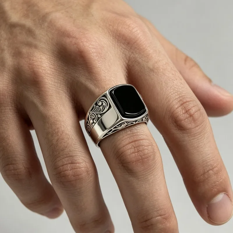 New Fashionable Men's Domineering Black Gemstone Ring, Engraved Lace Men's Ring, Daily Wear Accessories