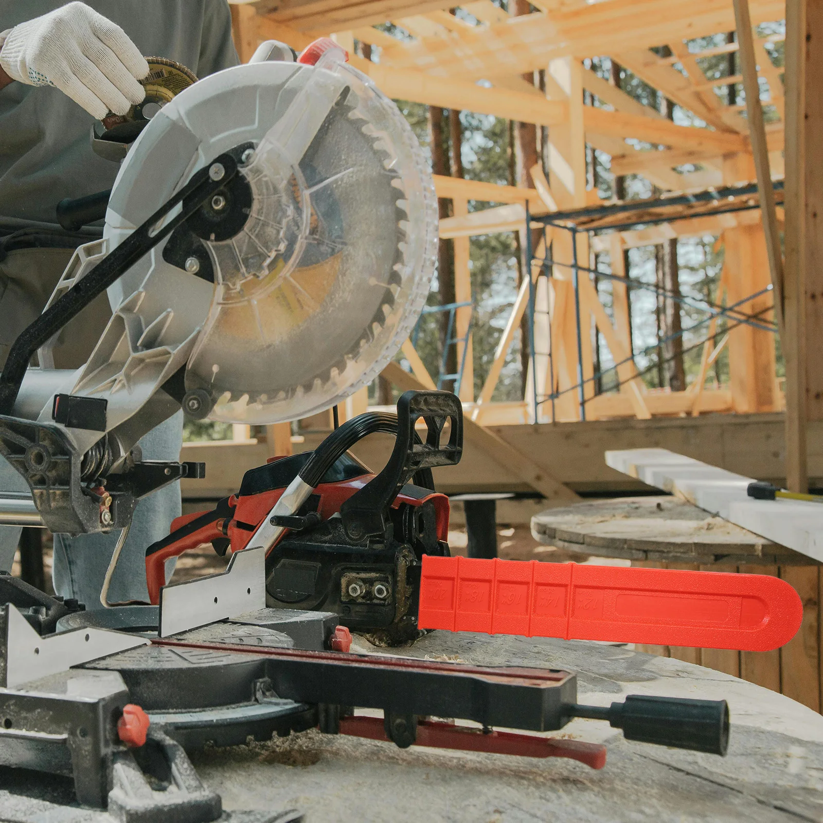 

2Pcs Chainsaw Bar Cover Chain Saw Scabbard Guard Protective Sleeve Plastic Parts Anti Scratch Garden Accessories Replacement