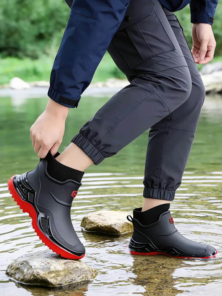 Neue Wasserdichte Herren-Regenschuhe, Winter-Warme Plüsch-Regenstiefel, Rutschfeste Outdoor-Paar-Regenschuhe, Modische Herren-Arbeitsstiefel – Detail 2